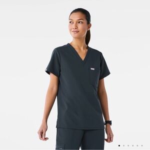 XS Figs Casma One-Pocket Scrub Top - Dark Harbor EUC